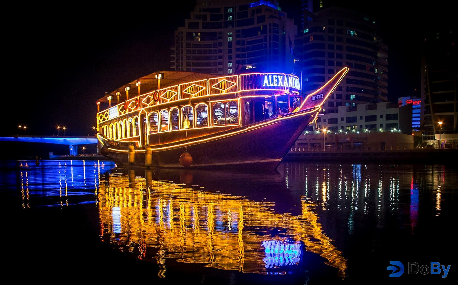 Круиз на яхте «Alexandra VIP Dhow» по пристани с ужином и развлекательной программой
